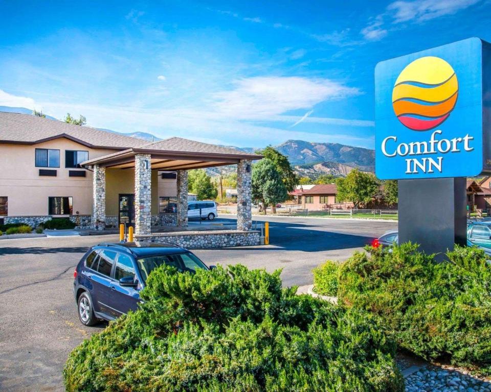 Басейн в или близо до Comfort Inn Salida