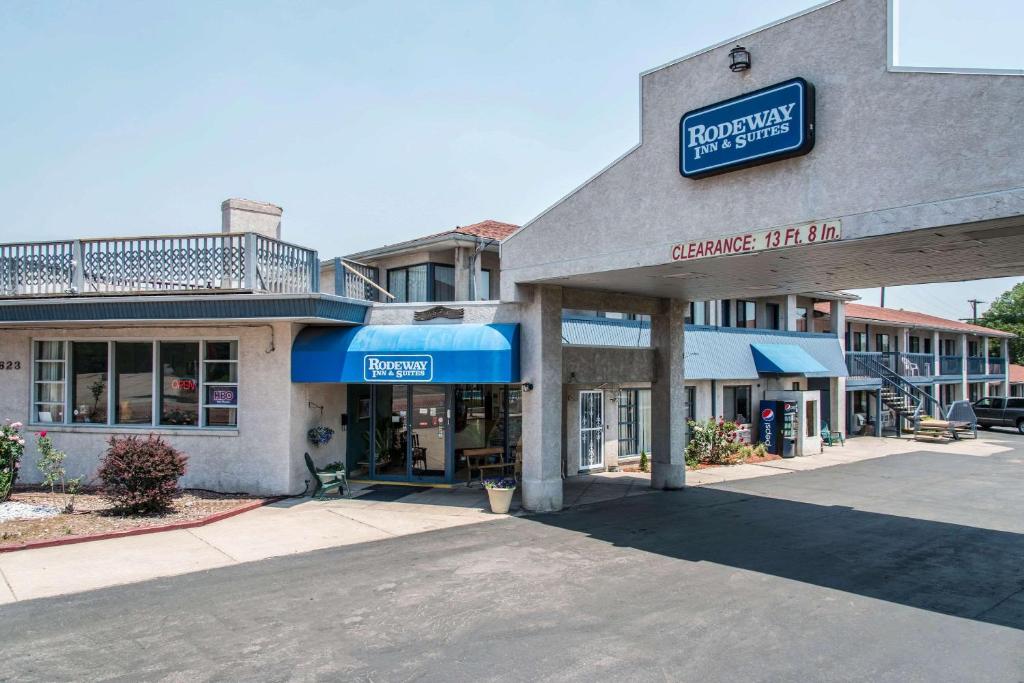 a store front of a building with a sign on it at Rodeway Inn & Suites Colorado Springs in Colorado Springs