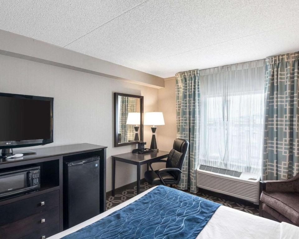 TV a/nebo společenská místnost v ubytování Comfort Inn Rehoboth Beach
