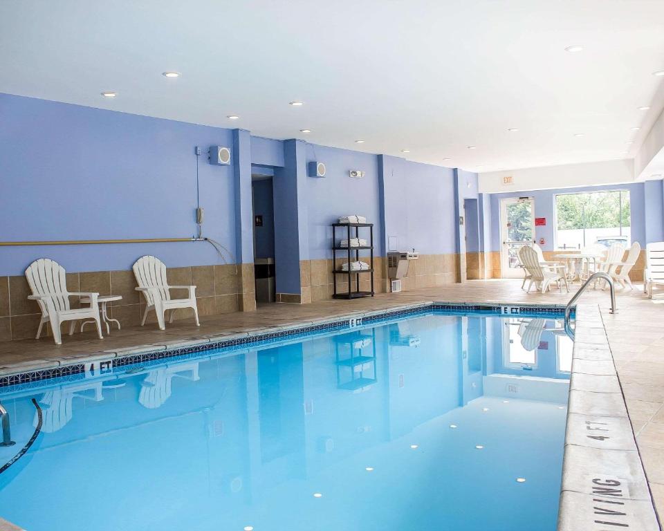 Bazén v ubytování Comfort Inn Wethersfield - Hartford nebo v jeho okolí