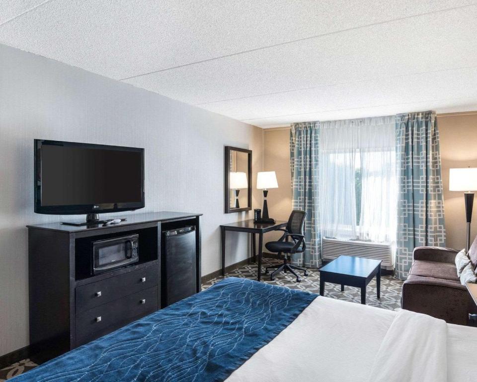 TV a/nebo společenská místnost v ubytování Comfort Inn Rehoboth Beach