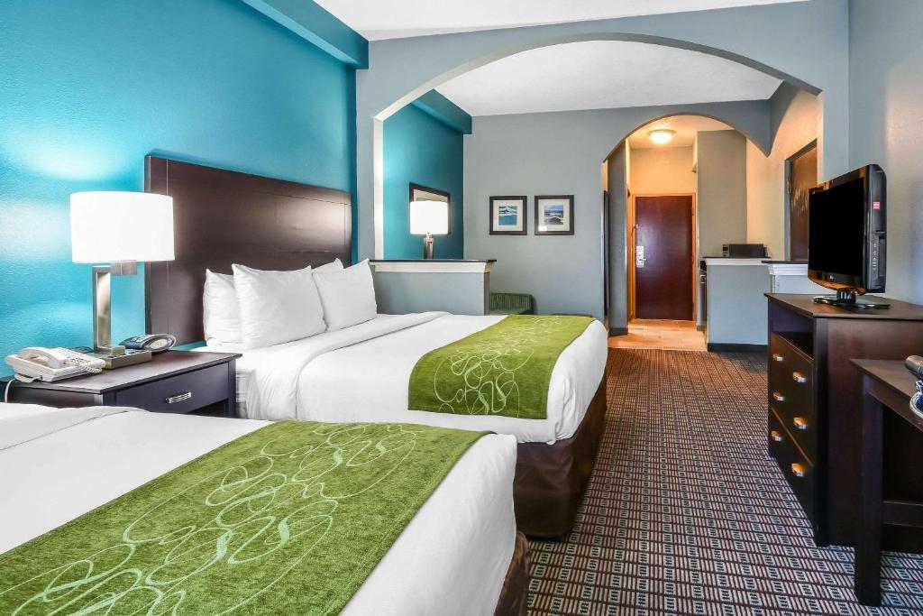 Comfort Suites Tampa - Brandon - Queen Suite With Two Queen Beds - Non-Smoking