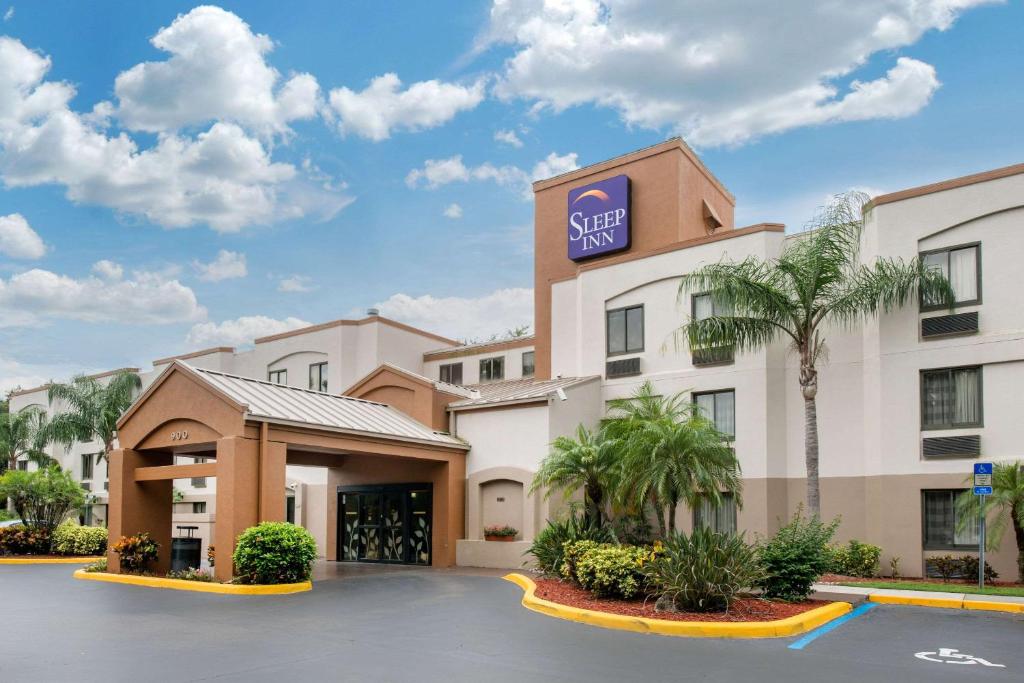 a rendering of the exterior of a hotel at Sleep Inn Sarasota North in Sarasota