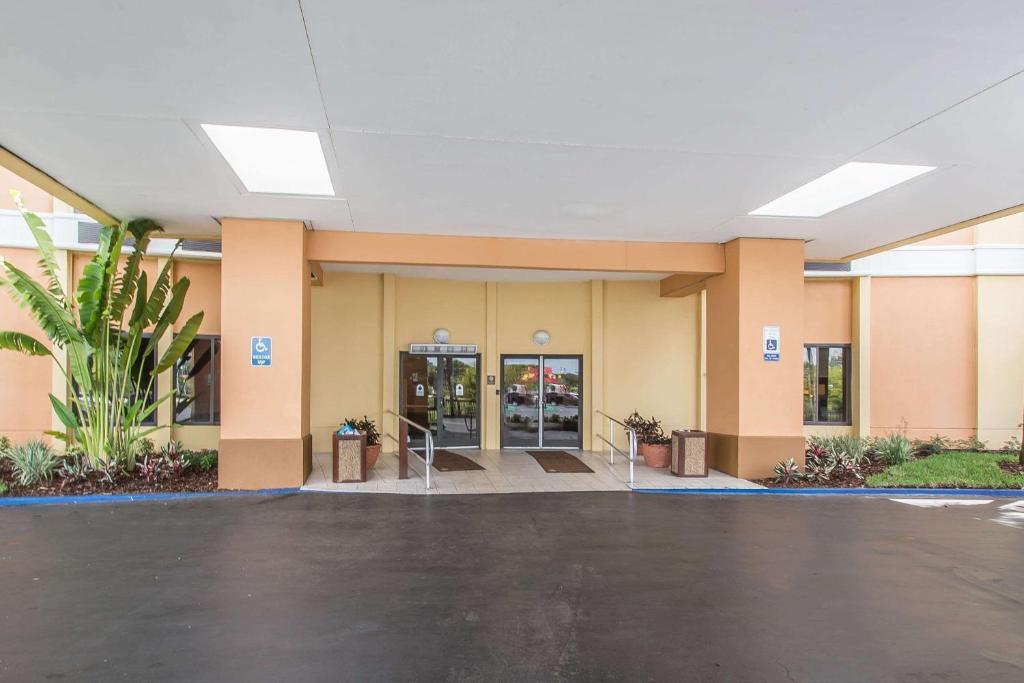 The Adventure Hotel by the Parks photo