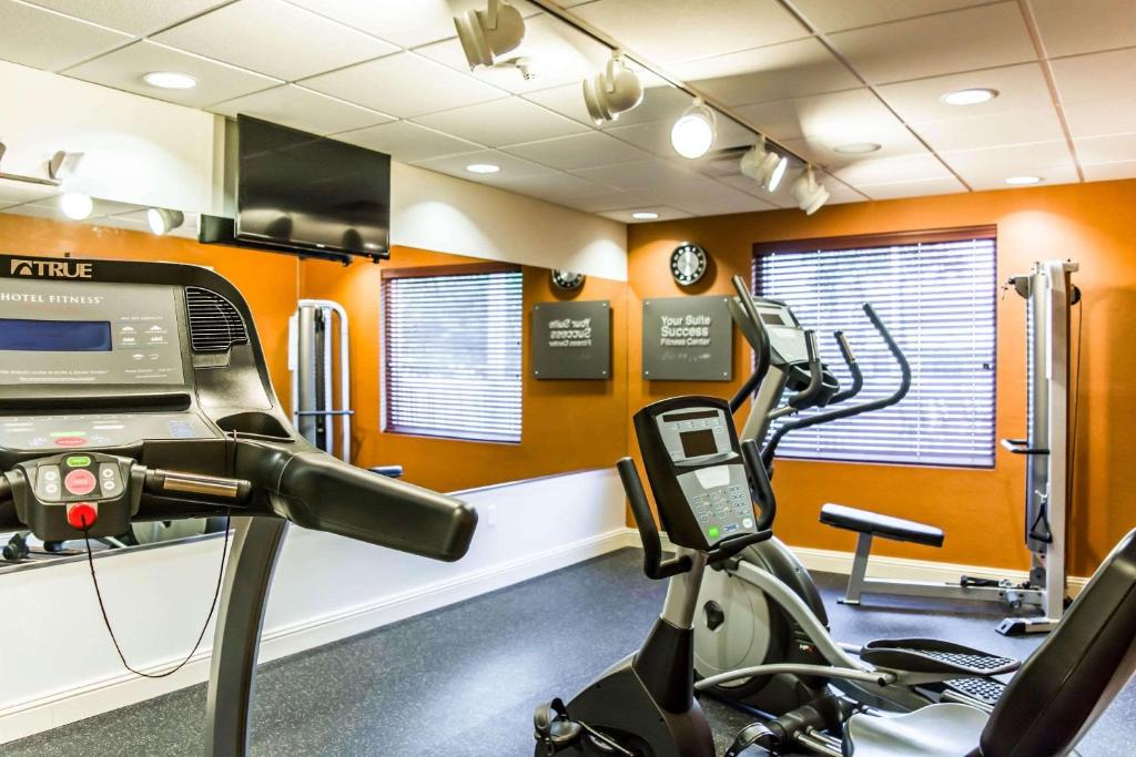 Fitness centrum a/nebo fitness zařízení v ubytování Comfort Suites Palm Bay - Melbourne