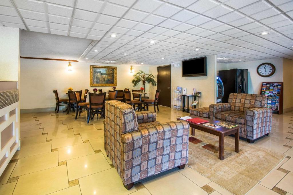 Posezení v ubytování Jax Airport Hotel