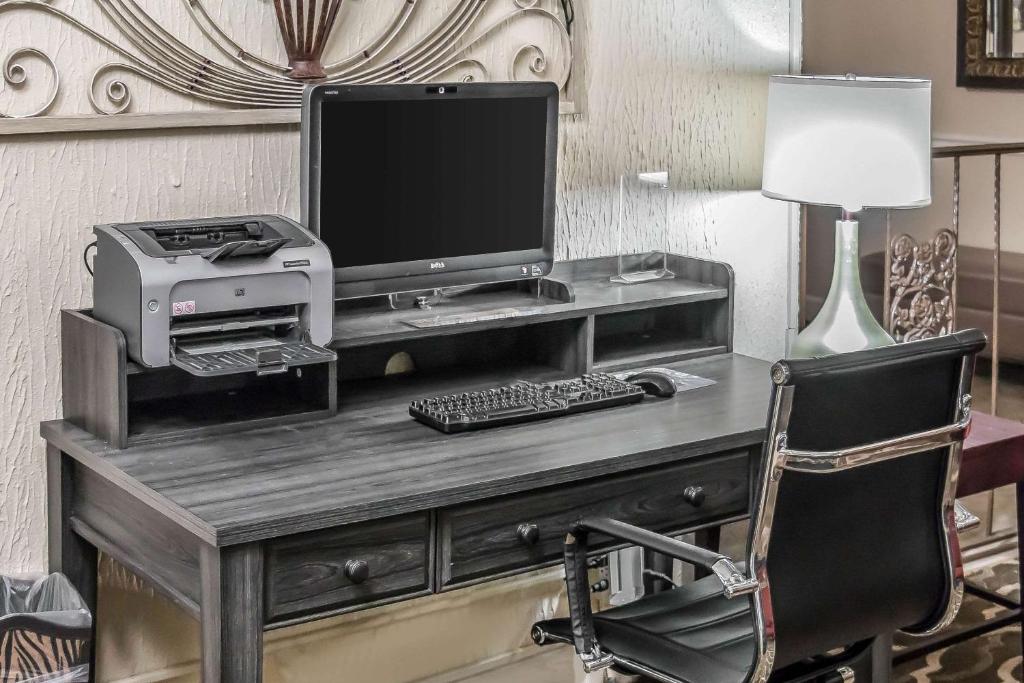 TV a/nebo společenská místnost v ubytování Comfort Inn