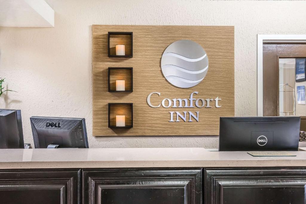 Certifikát, hodnocení, plakát nebo jiný dokument vystavený v ubytování Comfort Inn