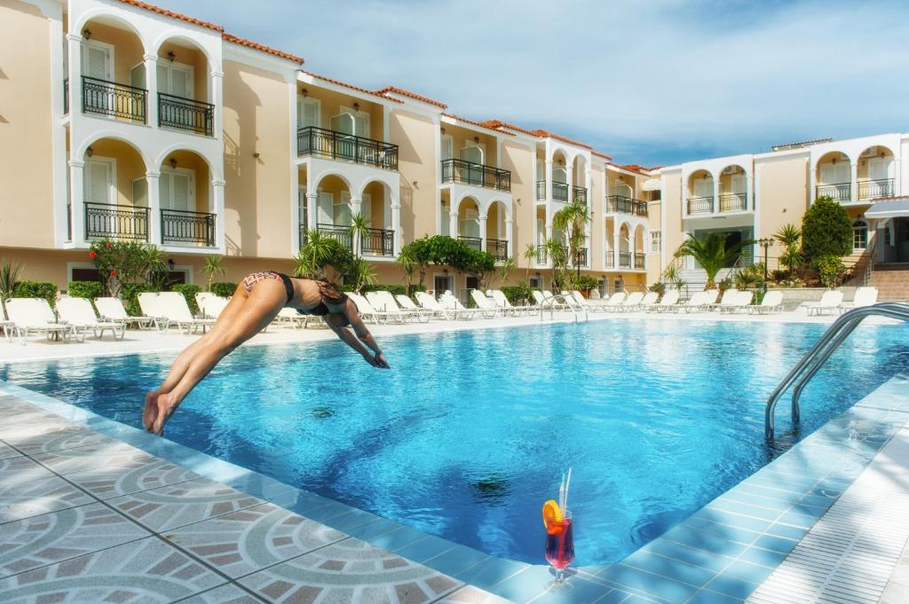 Bazén v ubytování Zante Sun Resort nebo v jeho okolí