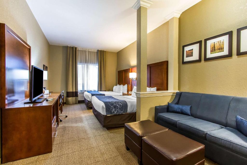 Comfort Suites Mattoon East photo