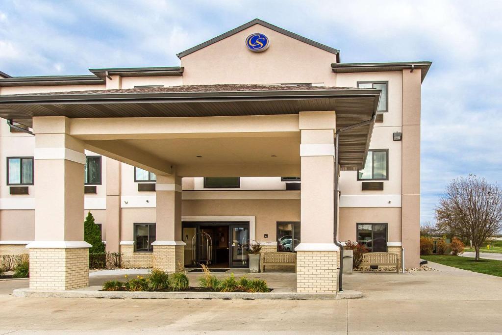 Comfort Suites Mattoon East photo