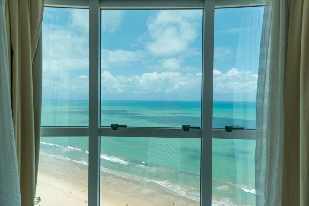  RAD2704 Wonderful oceanfront flat in Boa Viagem