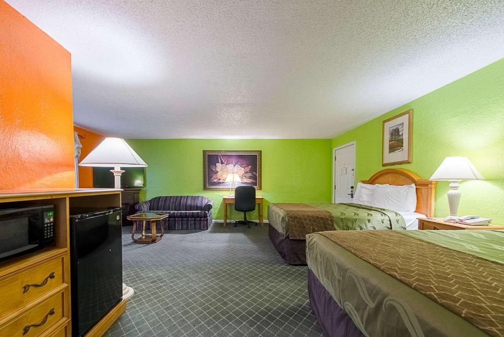 Highway Inn - Suite Queen Con Dos Camas Queen - No Fumadores