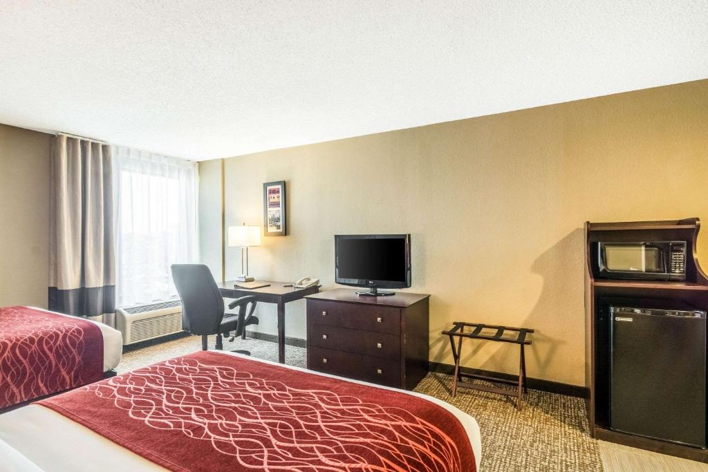 Postel nebo postele na pokoji v ubytování Comfort Inn Convention Center-Chicago O'hare Airport