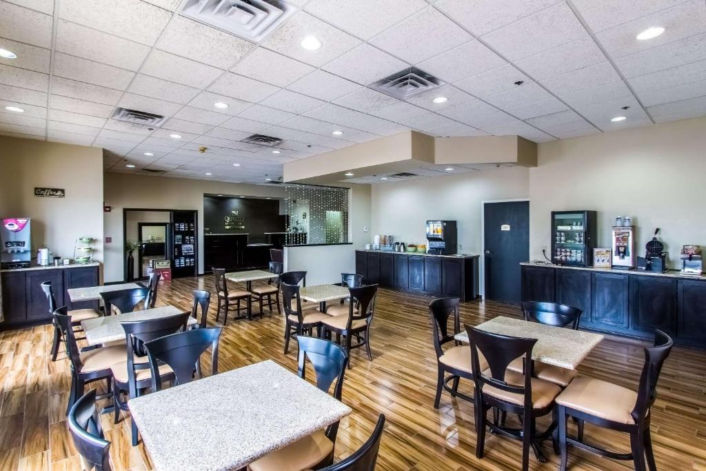 Restaurace v ubytování Quality Inn & Suites Moline - Quad Cities