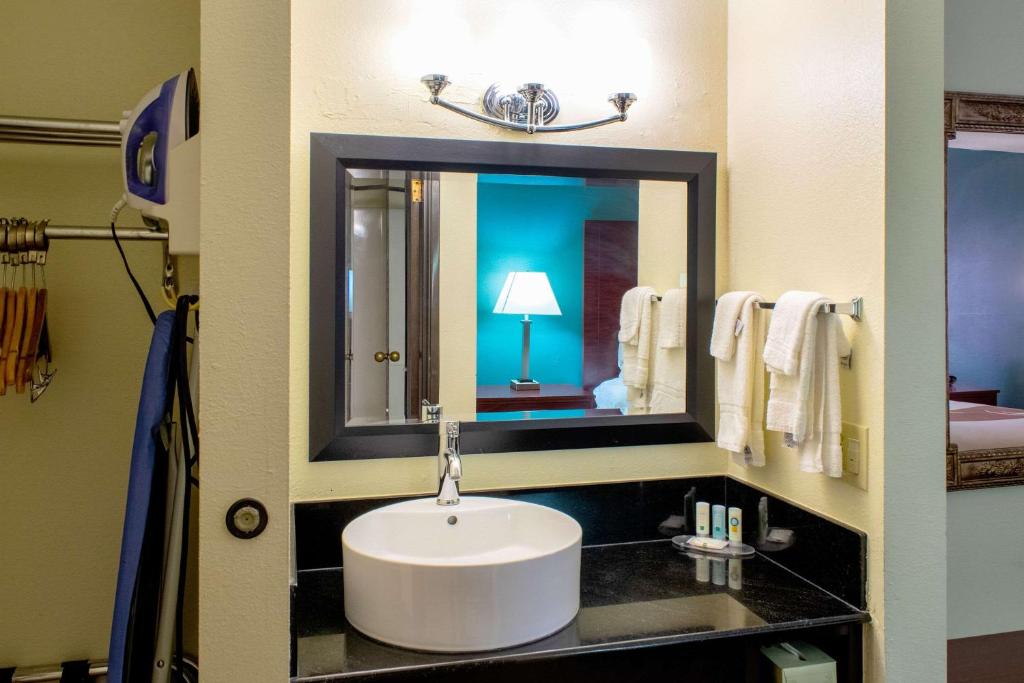 Koupelna v ubytování Quality Inn Plainfield - Indianapolis West