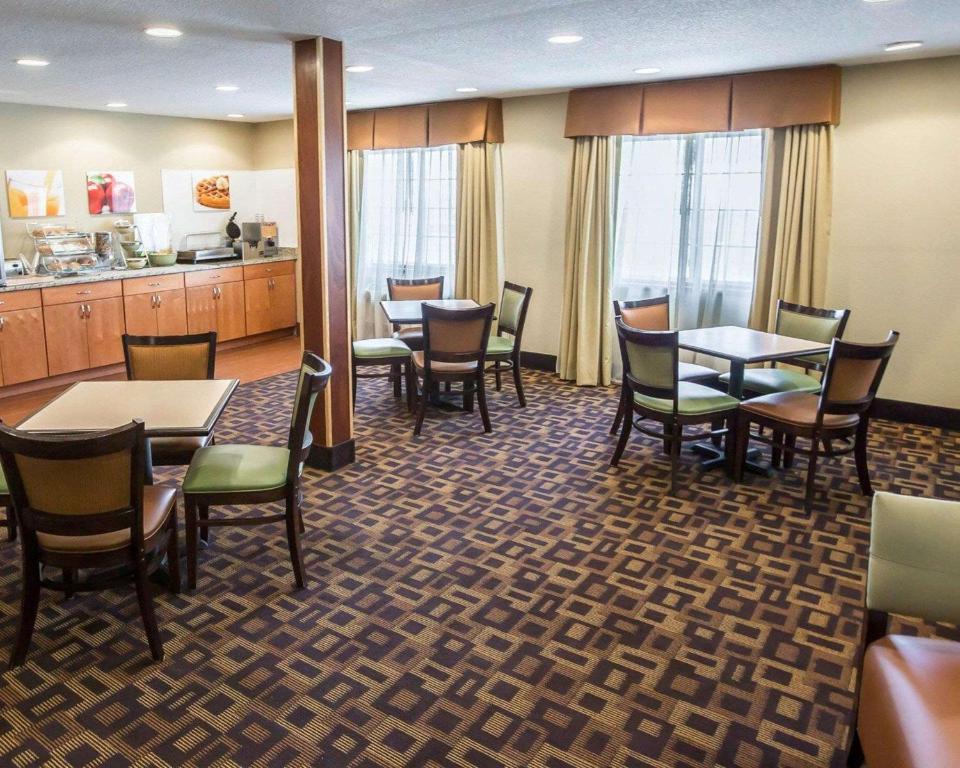 Posezení v ubytování Quality Inn Chesterton near Indiana Dunes National Park I-94