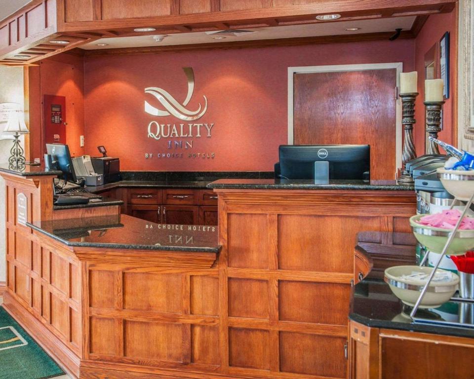 Quality Inn Castleton photo