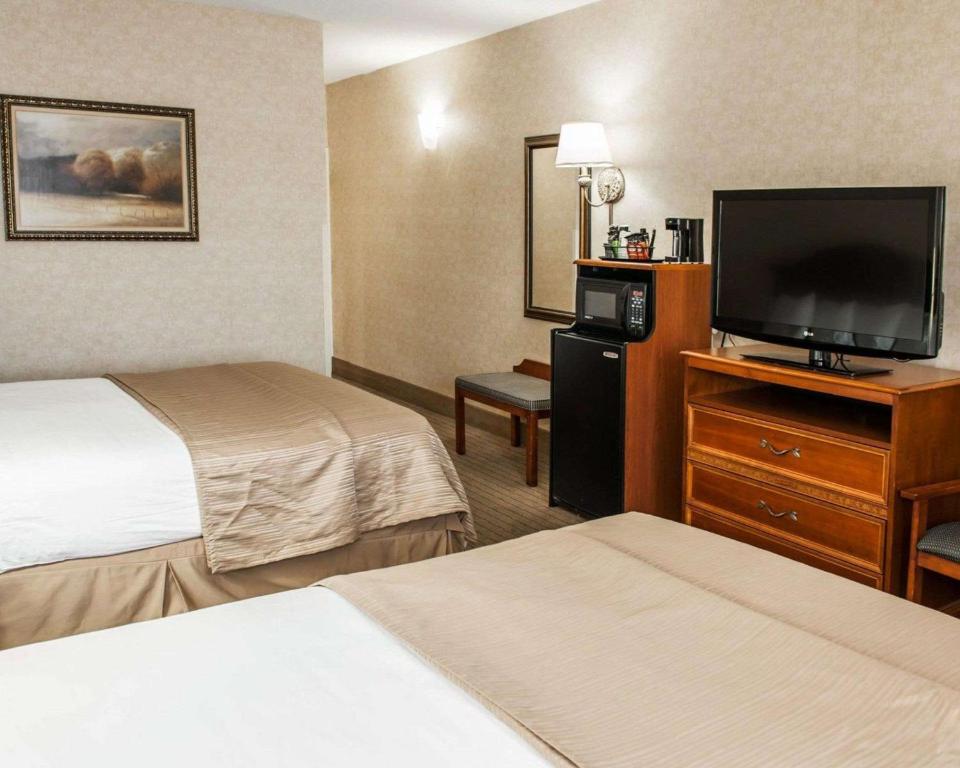 Quality Inn Castleton photo