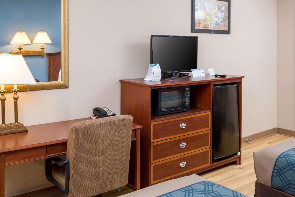 TV&#47;Unterhaltungsangebot in der Unterkunft Econo Lodge Sturbridge Route 20