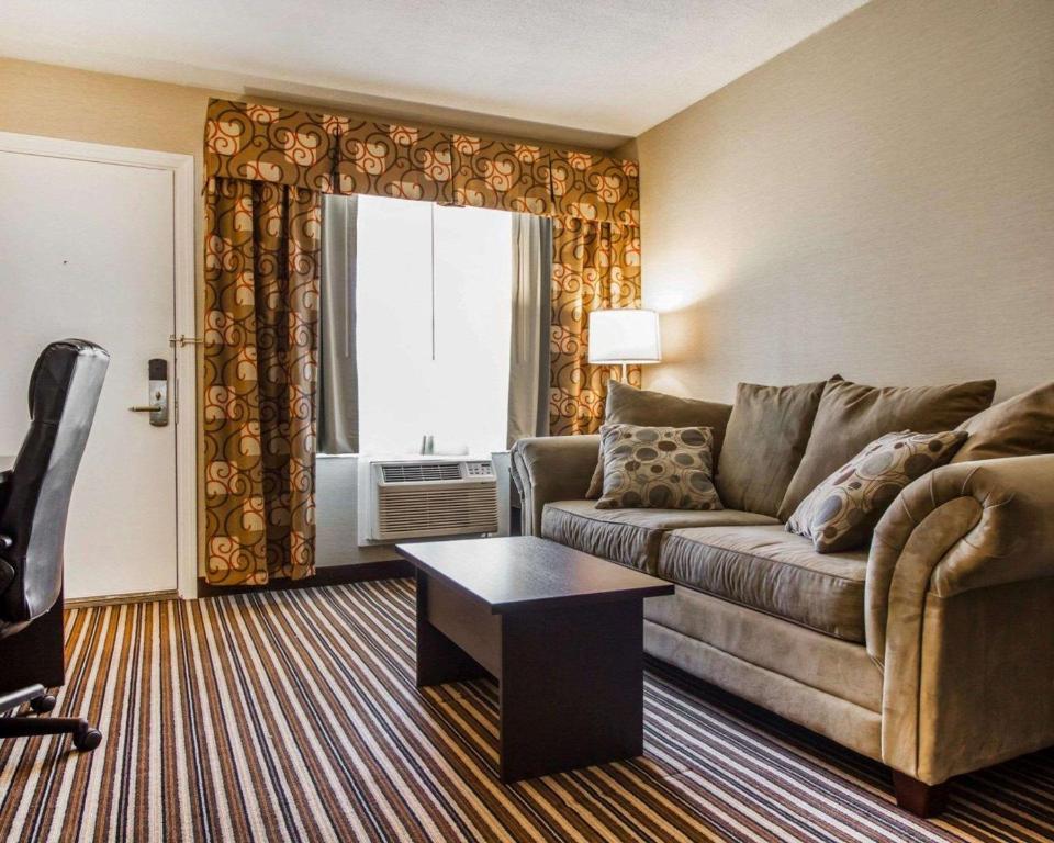 Quality Inn & Suites South Portland - Suite Con 2 Camas Grandes - No Fumadores