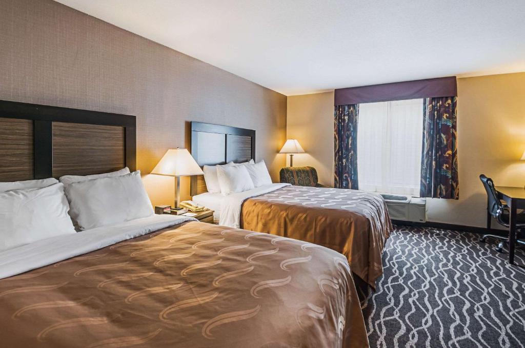 Quality Inn & Suites Frostburg-Cumberland - Chambre Queen Avec Deux Lits Queen - Non-fumeurs