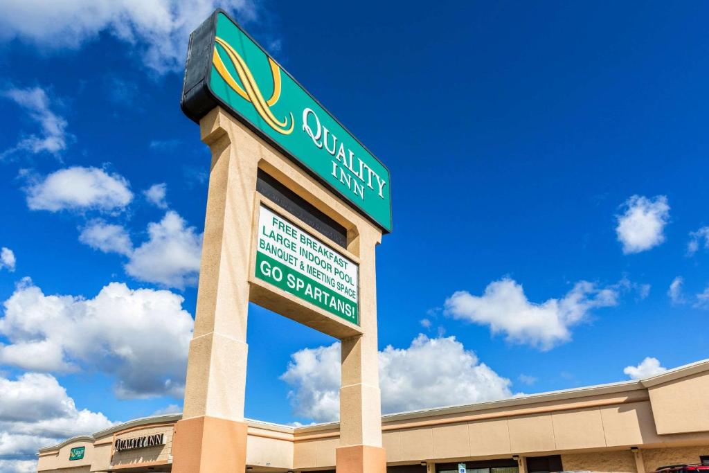 Certifikát, hodnocení, plakát nebo jiný dokument vystavený v ubytování Quality Inn University Lansing