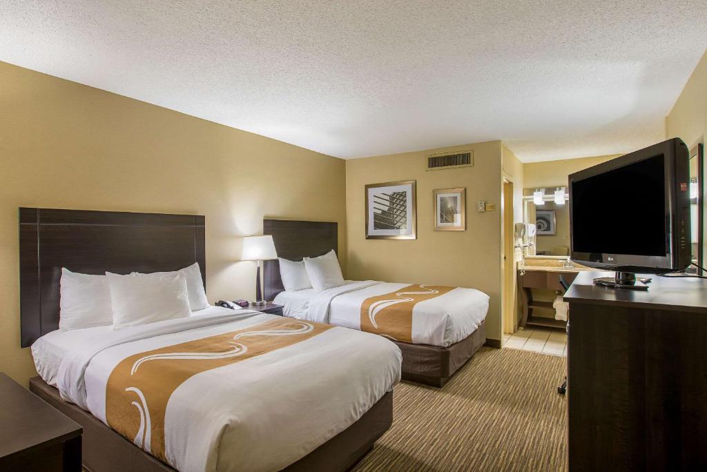Quality Inn University Lansing - 