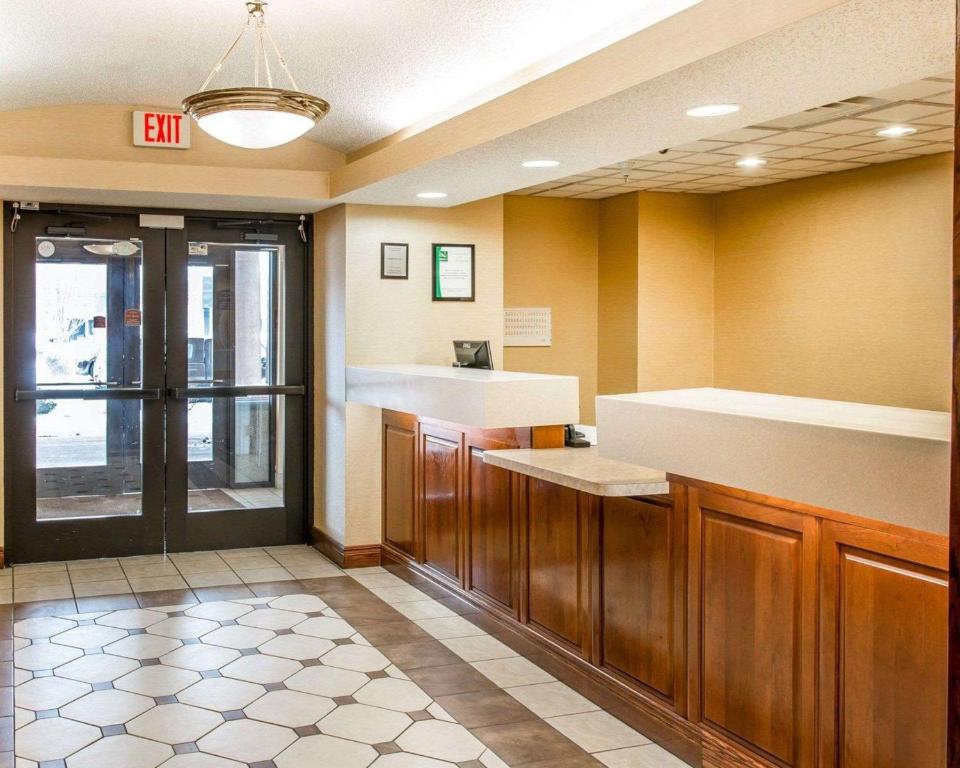 Quality Inn & Suites Niles photo