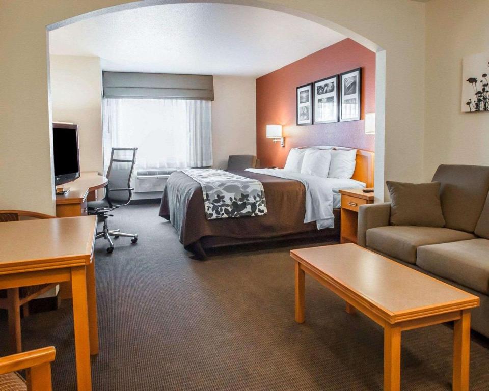 Sleep Inn & Suites Lake of the Ozarks photo