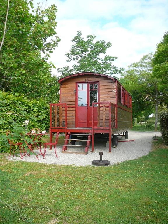 Les Chalets des Mousquetaires - Caravana De Madera (2 Adultos)