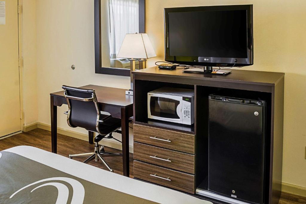 Quality Inn Biloxi Beach photo