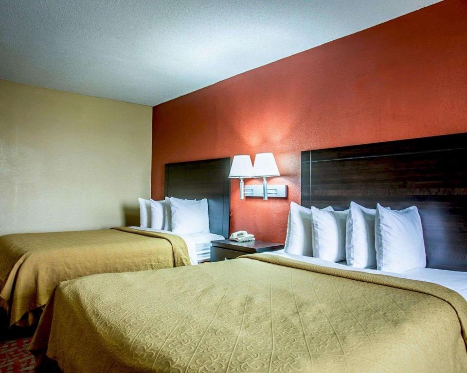 Quality Inn & Suites - Queen Room Met Twee Queensize Bedden - Niet -roken