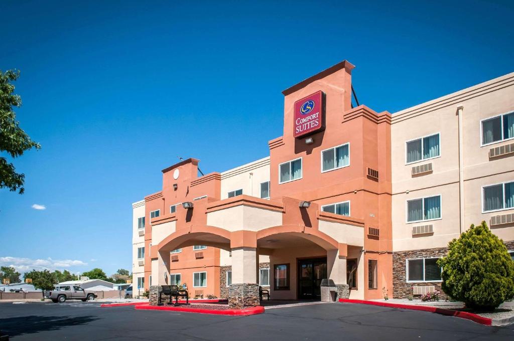 a rendering of the front of a hotel at Comfort Suites North Albuquerque Balloon Fiesta Park in Albuquerque