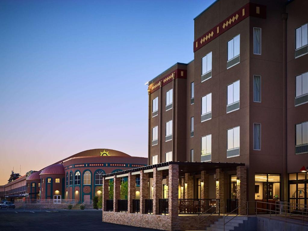 uma representação de um hotel com um edifício em The Hotel at Sunland Park Casino El Paso, Ascend Hotel Collection em El Paso