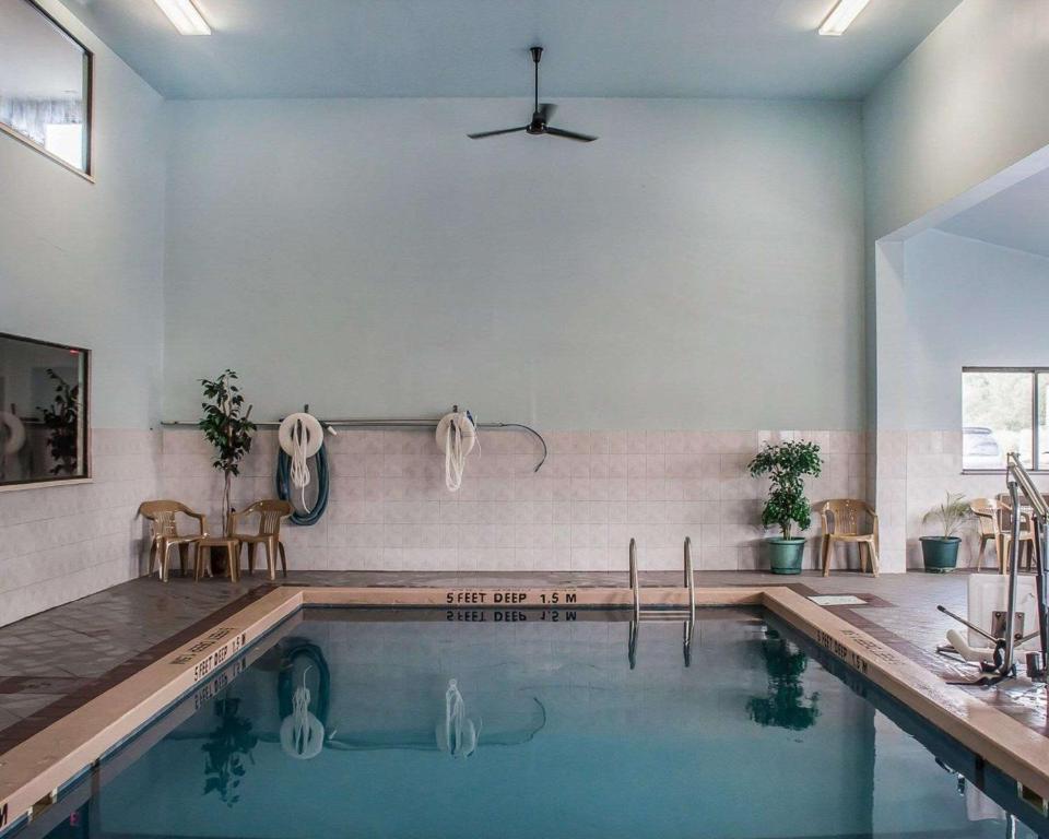 Piscina di Quality Inn - Niagara Falls Blvd o nelle vicinanze
