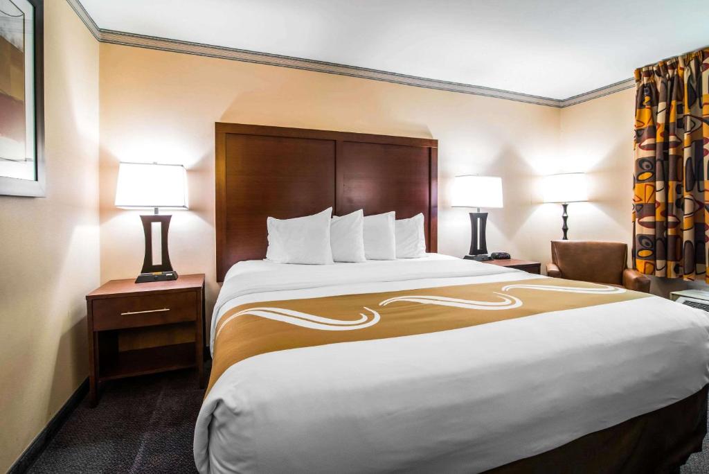 Quality Inn Cortland - University Area - Standard King Room - Niet -roken