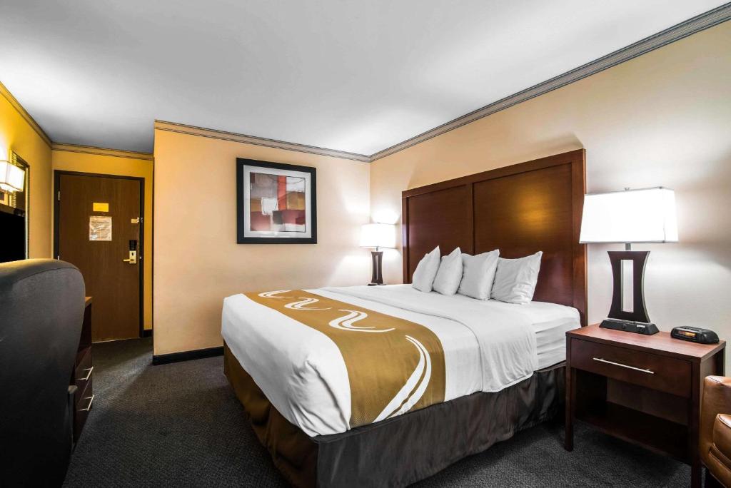 Quality Inn Cortland - University Area - King Room - Toegankelijk/niet Roken