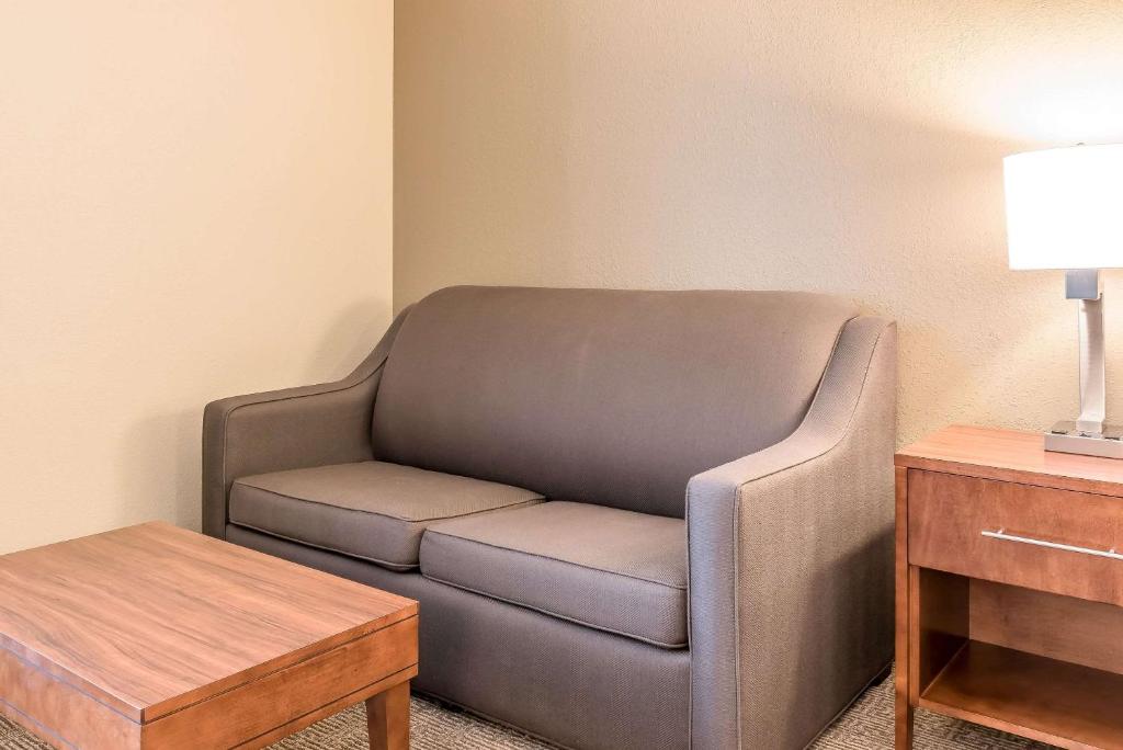 Comfort Inn & Suites Piqua-Near Troy-I75 - Salle Queen - Non Fumeur