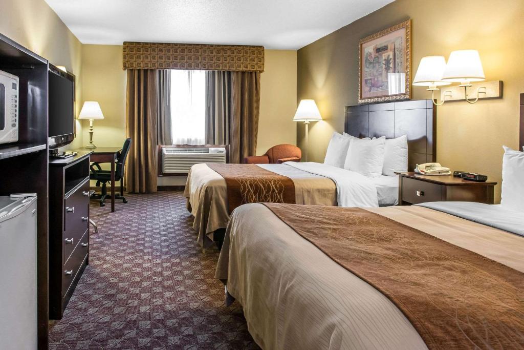 Quality Inn - Queen Room With Two Queen Beds - Non-Smoking