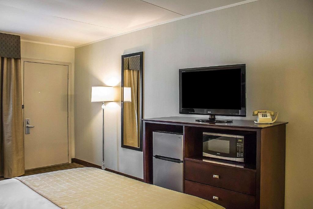 Quality Inn - King Room - Non Smoking