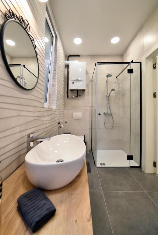 Fishnjak Apartments - 7