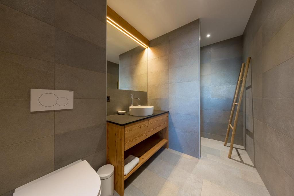 Oak Tree Chalet - on the ski slope - luxury! - Resim 3