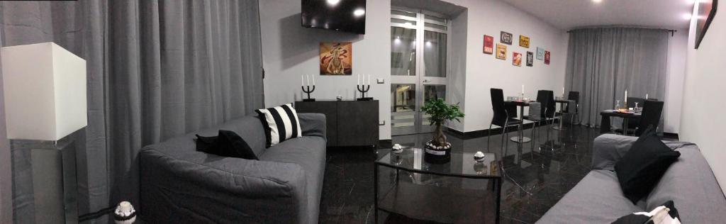 A seating area at Hotel Glamour