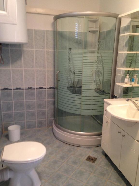 Kúpeľňa v ubytovaní APARTMANI LIDIJA VINIŠČE