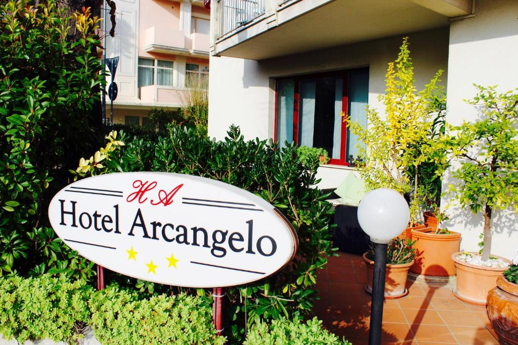 Certifikát, hodnocení, plakát nebo jiný dokument vystavený v ubytování Arcangelo Roof Hotel