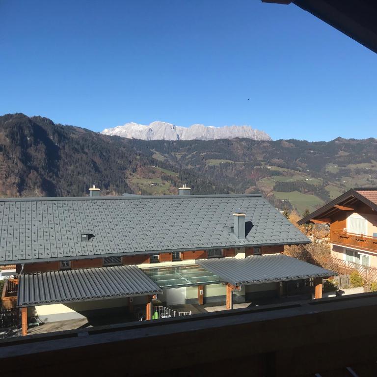A general mountain view or a mountain view taken from a panziókat