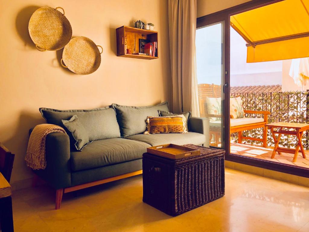 A seating area at "Aires de Lumbreras" Duplex Terraza
