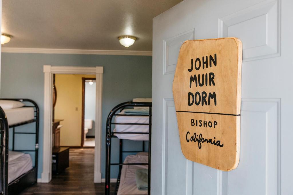 The Hostel California - Single Bed In Mixed Dormitory Room