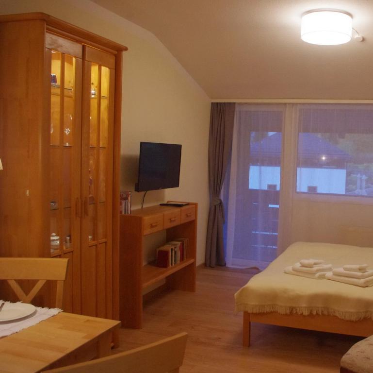 A bed or beds in a room at Ferienwohnung Klein&Fein